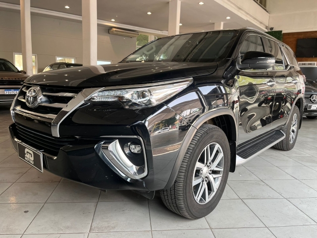 TOYOTA HILUX SW4 - BLINDADA